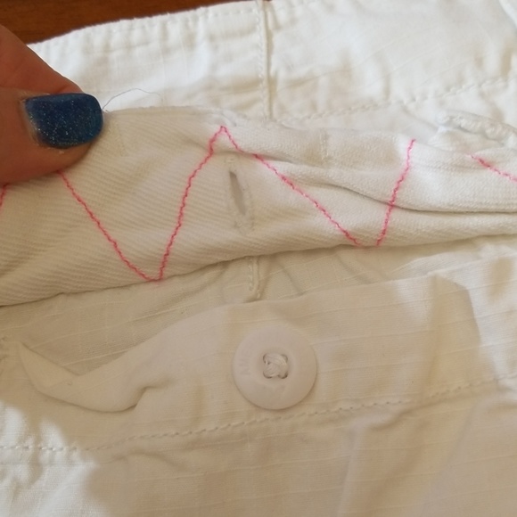 American Eagle ripstop white shorts B116:4:619 - Picture 3 of 7
